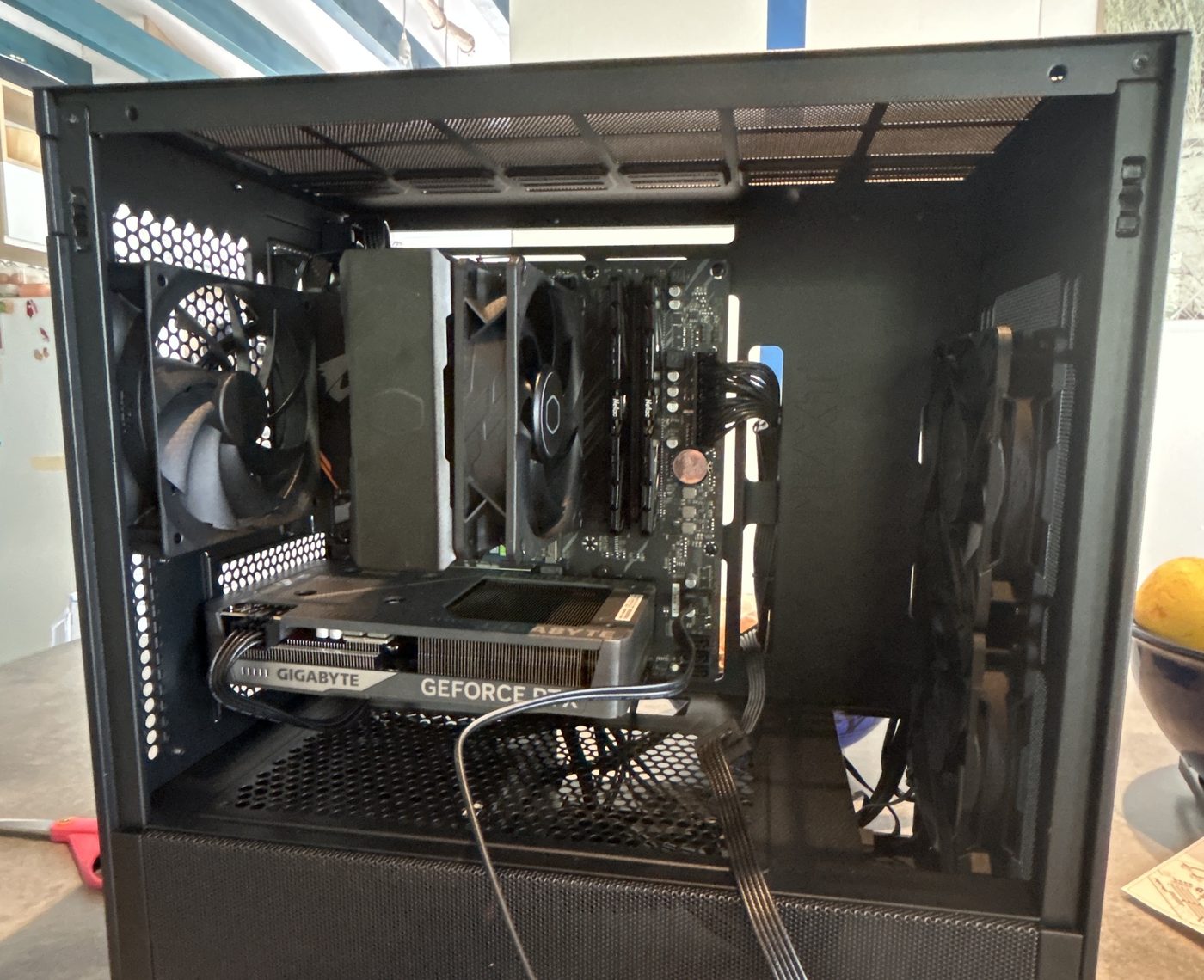 PC gaming neuf Ryzen 5 5500X3D et RTX 5060 8 Go